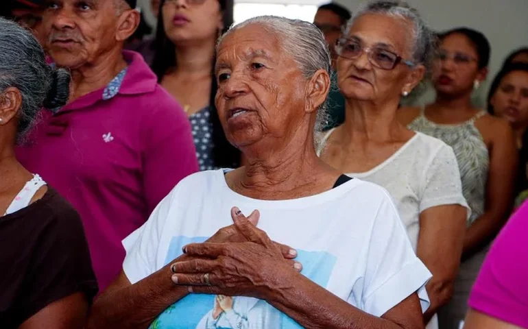 Moradia Legal: 80 famílias de Pão de Açúcar recebem títulos de propriedade de seus imóveis