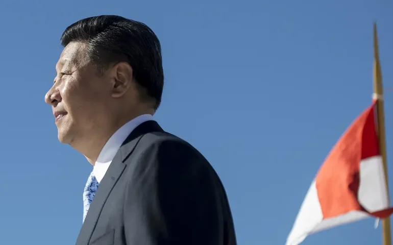 Kim Jong-un e Xi Jinping assistem a espetáculo circense em Pyongyang