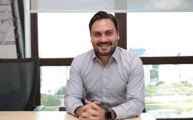 Sabará se desfilia do Novo e desiste oficialmente de eleição em SP