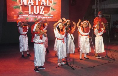 Apresentações escolares encerram o fim de semana do Natal Luz de Palmeira