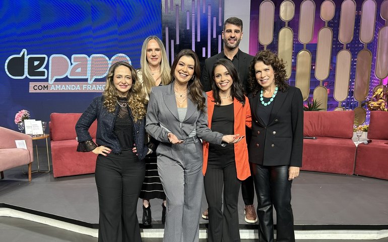 Amanda Françozo fala de transtornos alimentares em seu programa