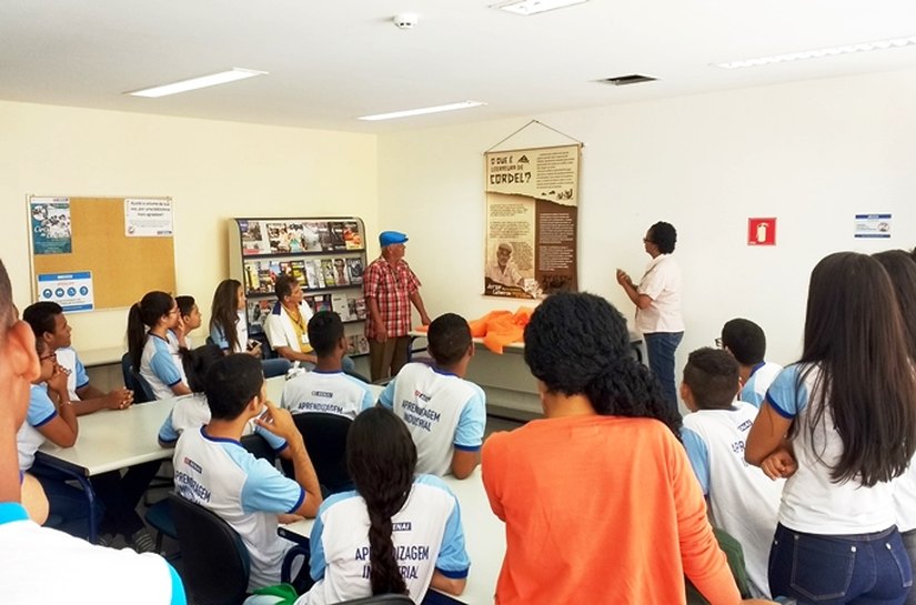 Círculo de Leitura envolve em atividades alunos do Senai no Poço