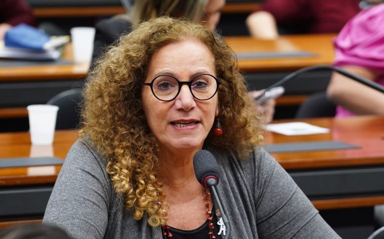 Comissão aprova projeto que reconhece vacinas contra Covid-19 aplicadas no exterior