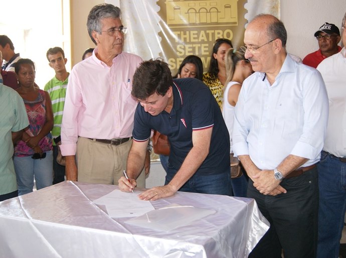 Prefeitura de Penedo assina ordem de serviço para restaurar o Theatro Sete de Setembro