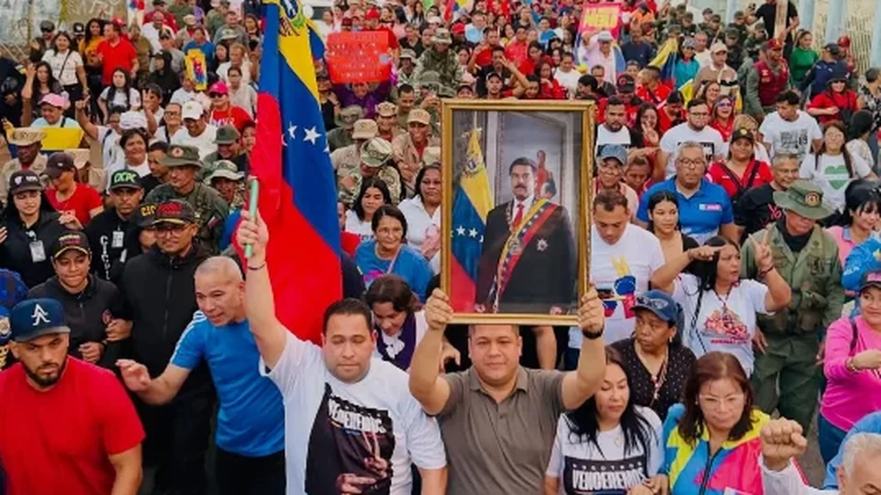 Protestos internacionais se intensificam contra ações dos EUA e pedem libertação de Nicolás Maduro