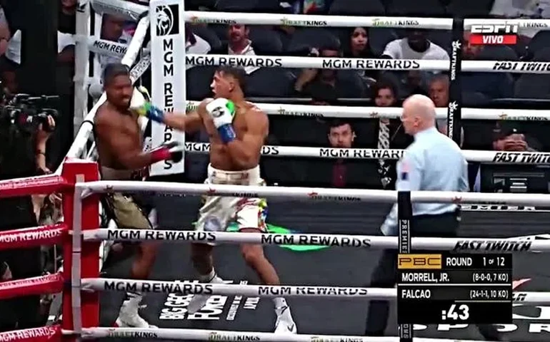 Yamaguchi Falcão é nocauteado no primeiro round e perde título mundial para cubano