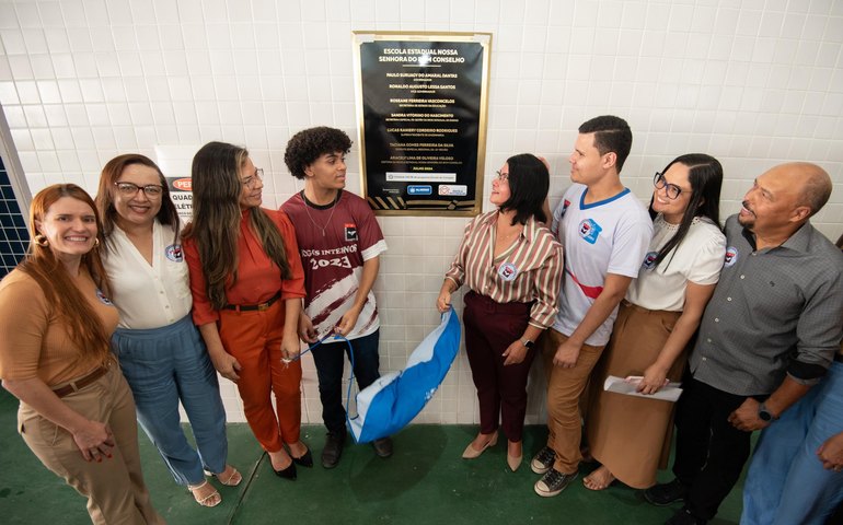 Governo de Alagoas entrega em Maceió a primeira unidade do programa Escola do Coração
