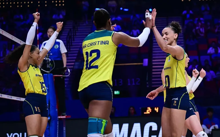 Brasil arranca vitória diante da Itália e segue 100%