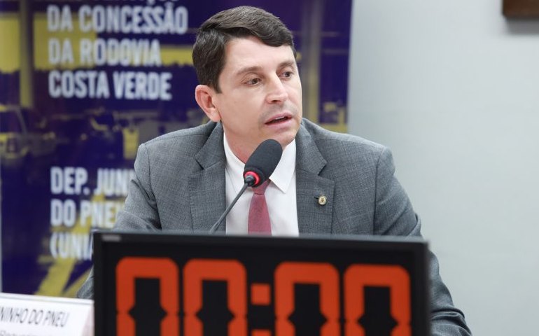 Projeto eleva multa para quem estaciona em vaga reservada a pessoa com deficiência