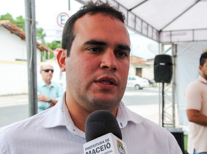 Slum garante limpeza durante Festival da Tocha em Maceió