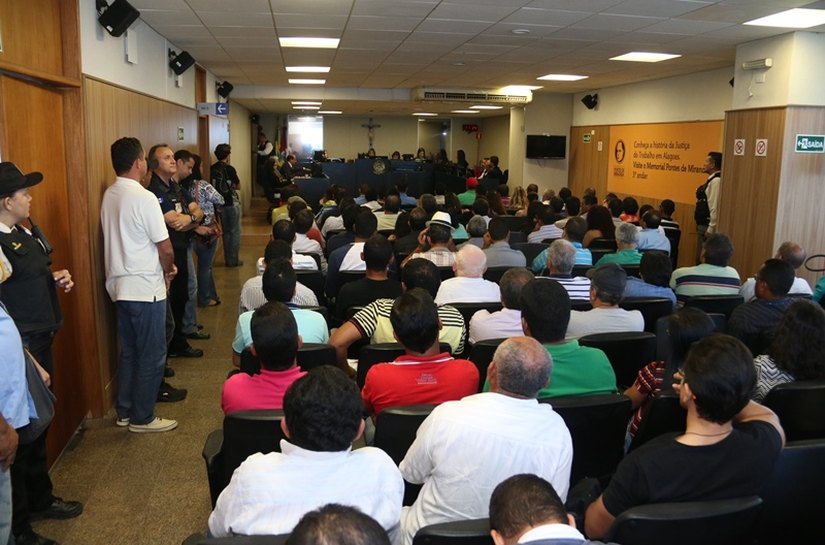 TRT/AL concede novo prazo que a Casal apresente proposta de reajuste