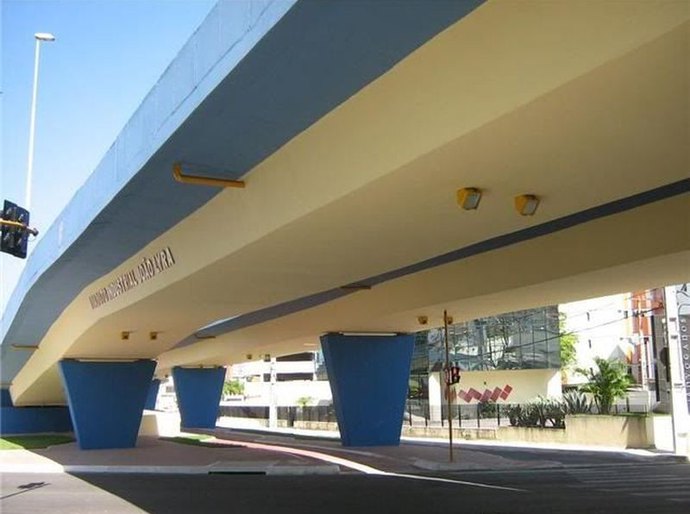 Justiça determina retirada de nomes de pessoas vivas de logradouros públicos