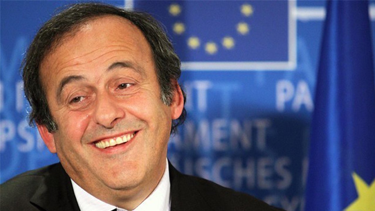 Michel Platini anuncia candidatura à presidência da Fifa