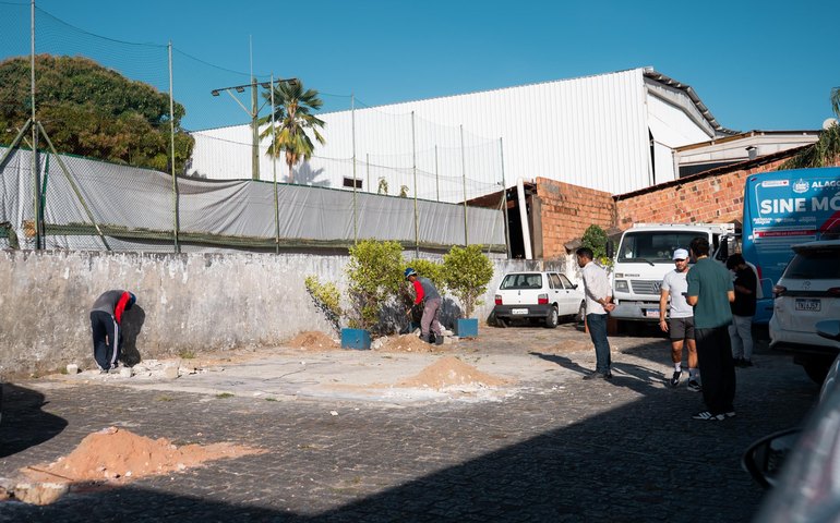 Governo inicia obra para nova praça de alimentação para permissionários do Mercado de Jaraguá