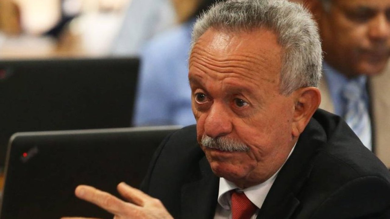 No lançamento de obra em Maceió Benedito de Lira diz irritado a Bolsonarista: “Vá embora, filho da puta”