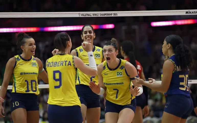 Brasil busca virada e segue vivo no Mundial de Vôlei feminino