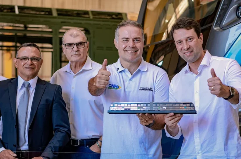 Em Caxias, Renan Filho mostra a produção de vagões para o VLT de Arapiraca