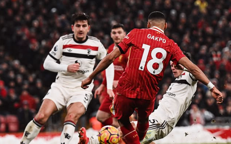 Liverpool e Manchester United ficam no empate em 2 a 2 em clássico eletrizante no Inglês