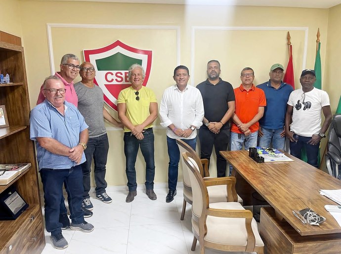 Prefeito Júlio Cezar se reúne com diretoria do CSE e garante apoio