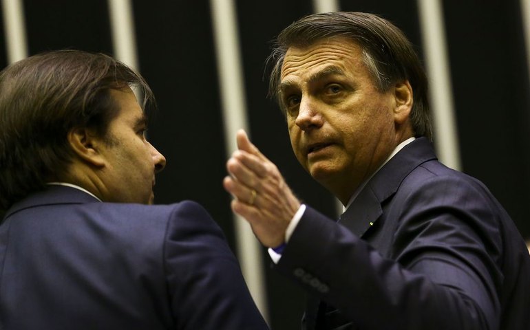 Advogados vão ao STF para que Maia avalie pedido de impeachment contra Bolsonaro