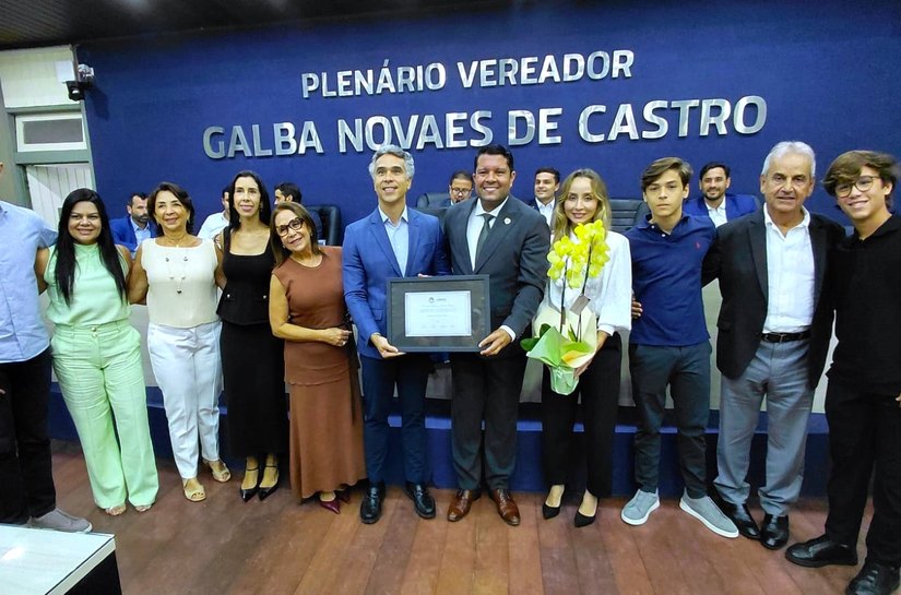 Câmara reconhece contribuições de Rafael Brito à educação com Comenda Senador Aurélio Viana