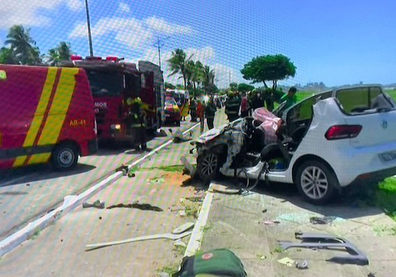 Pontal da Barra: três ficam feridos e mulher é levada em estado grave para o HGE após acidente