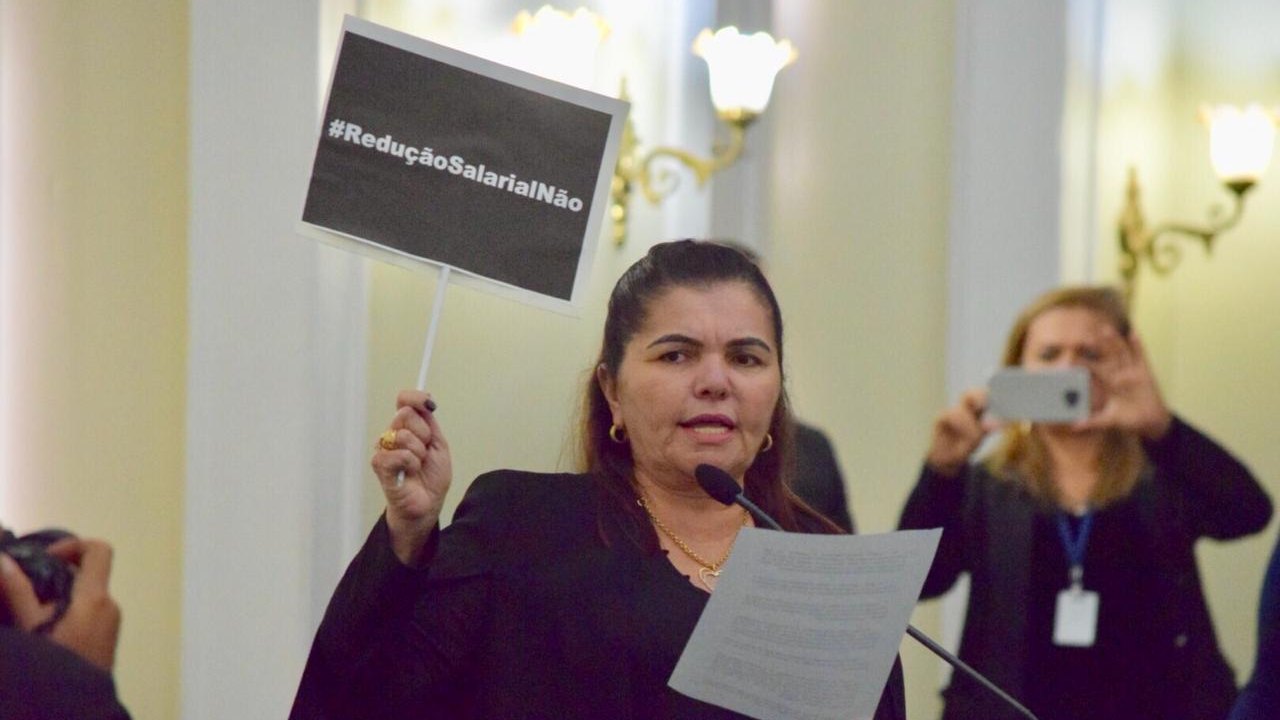 Dudu Ronalsa solicita criação de auxílio emergencial para artesãos de Maceió