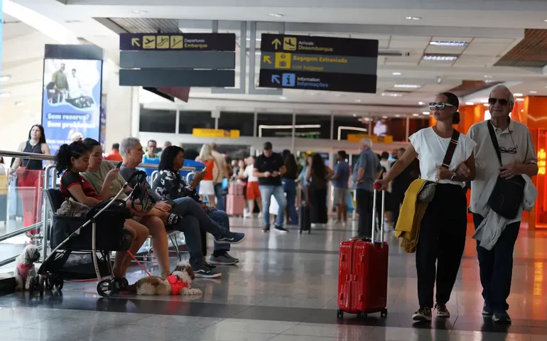 Número de passageiros em aeroportos cresce 9,4% em 2025 e bate recorde