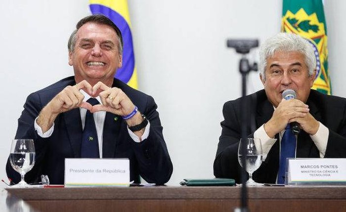 Bolsonaro e Marcos Pontes em evento no ano passado