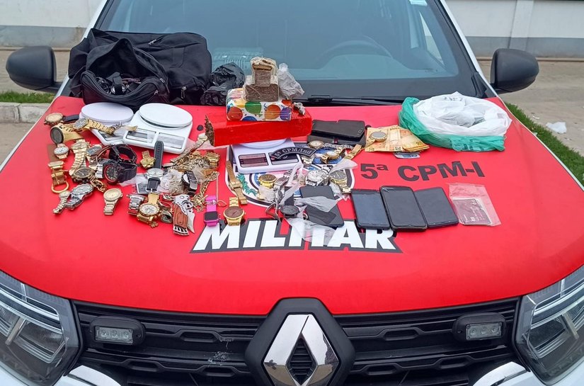 PM-AL apreende drogas, dezenas de relógios e prende suspeitos em Maceió e no interior