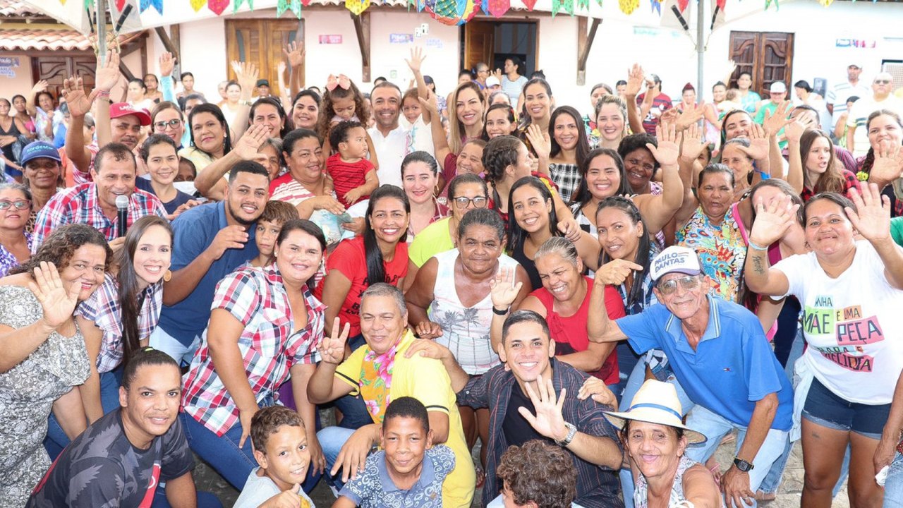 Prefeito Theobaldo Cintra comemora o Dia do Leite com a população em Major Izidoro