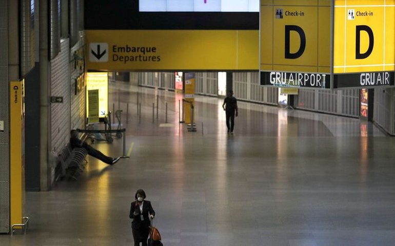 Três aeroportos brasileiros terão postos de vacinação contra covid-19