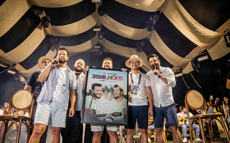 Após alcançar o Top 50 do Spotify, Cleber & Cauan, ganha certificado de 35 milhões de plays no projeto 'Resenha Piri'