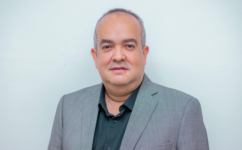 Prefeito JHC anuncia gabinetes integrados para tratar de Covid-19 e afundamento nos bairros