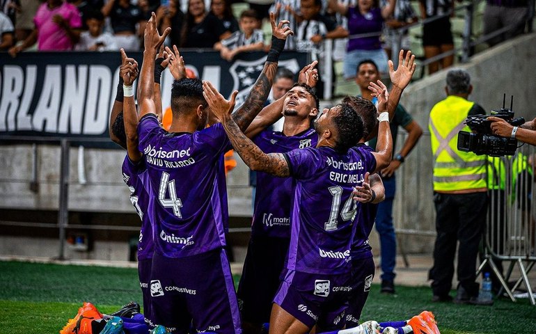 Ceará bate Avaí e segue com chance de retornar à Série A do Brasileiro