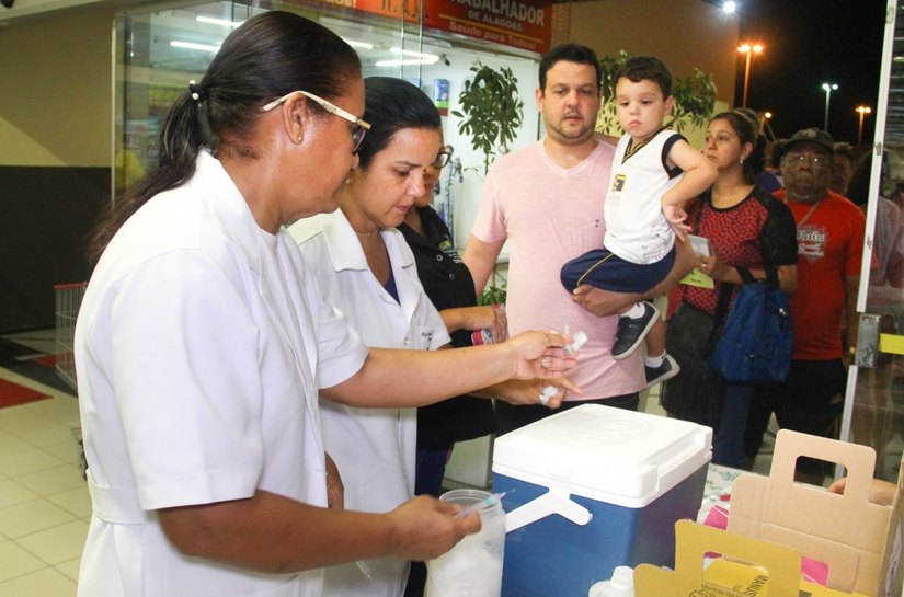 Hoje: SMS começa a vacinar crianças contra gripe