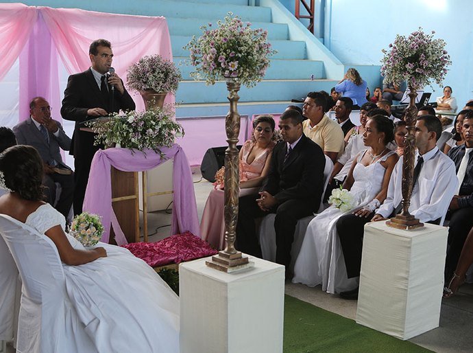 Justiça Itinerante realiza casamento coletivo para 200 casais em Maceió