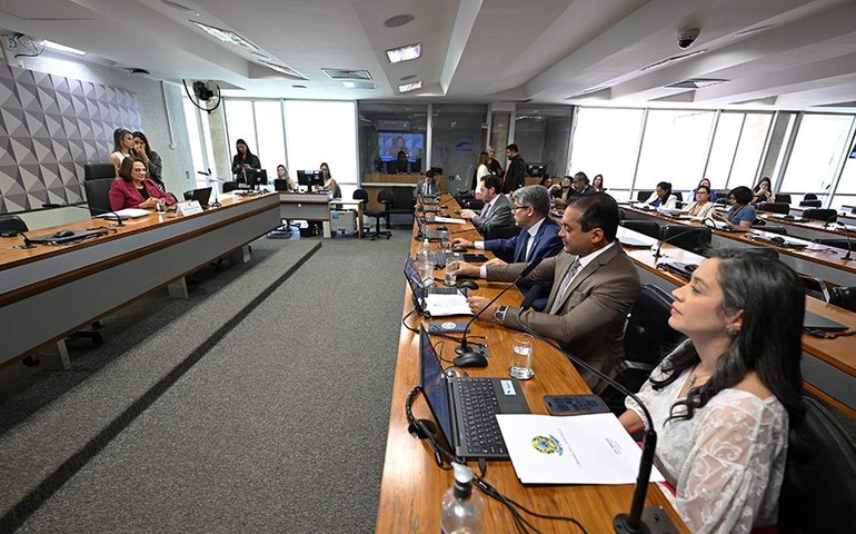 Projeto determina que guarda compartilhada deve considerar tempo para amamentação