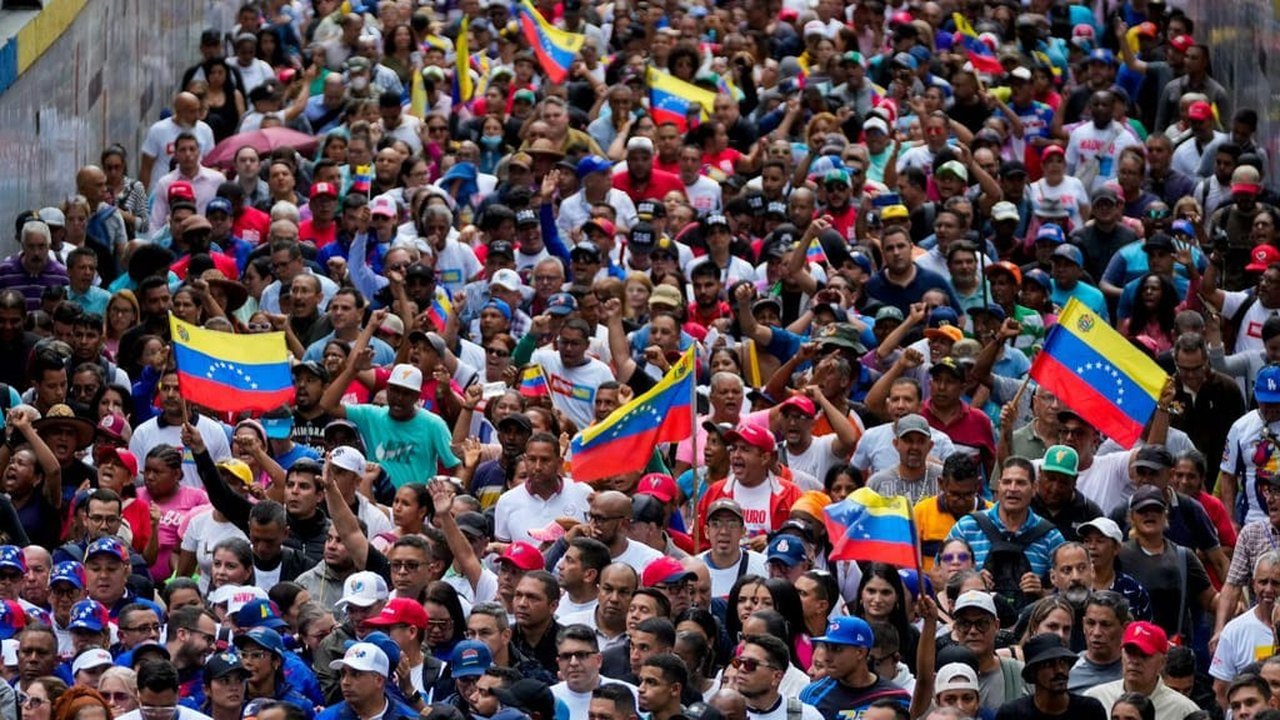 Protestos após eleições na Venezuela deixaram 25 mortos e 192 feridos, diz procurador 