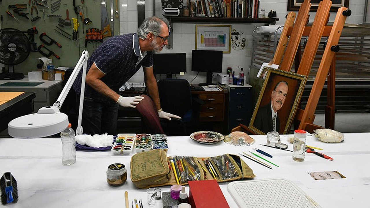 Museu do Senado restaura mais um quadro e segue na recuperação do acervo após invasões