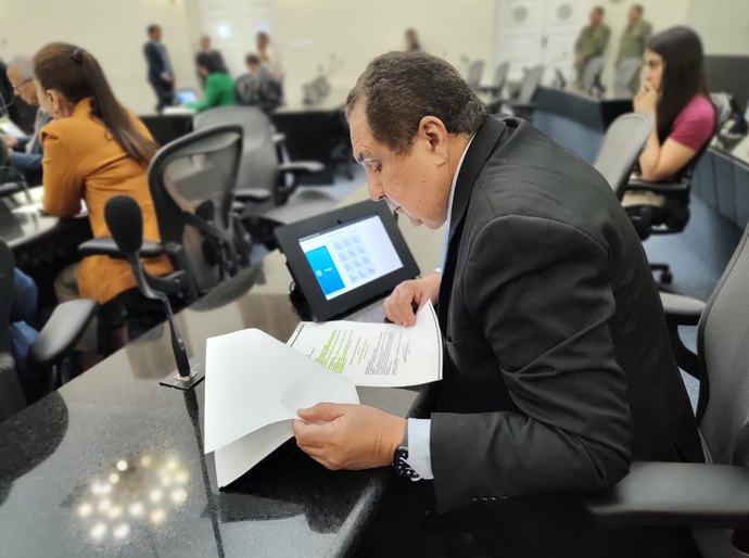 Lei do deputado Inácio prevê formação de profissionais em primeiros socorros nas escolas