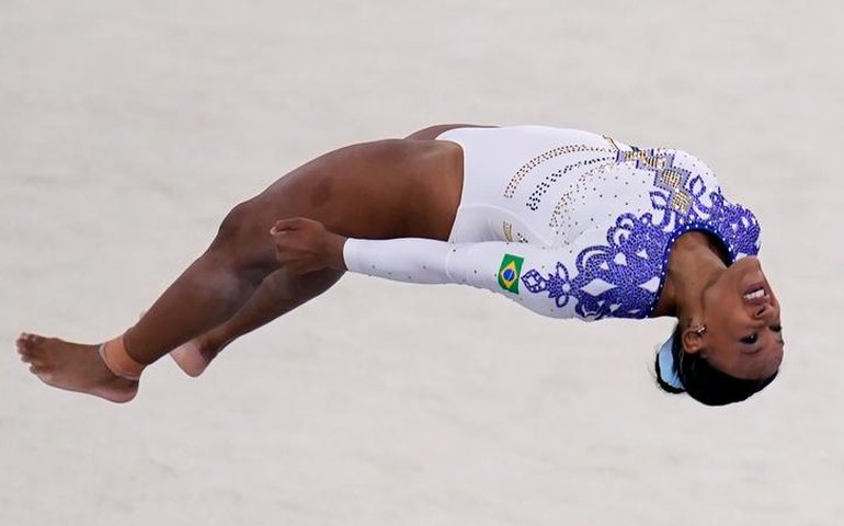 Rebeca Andrade dá show, vai a 3 finais e só fica atrás de Biles no ranking geral