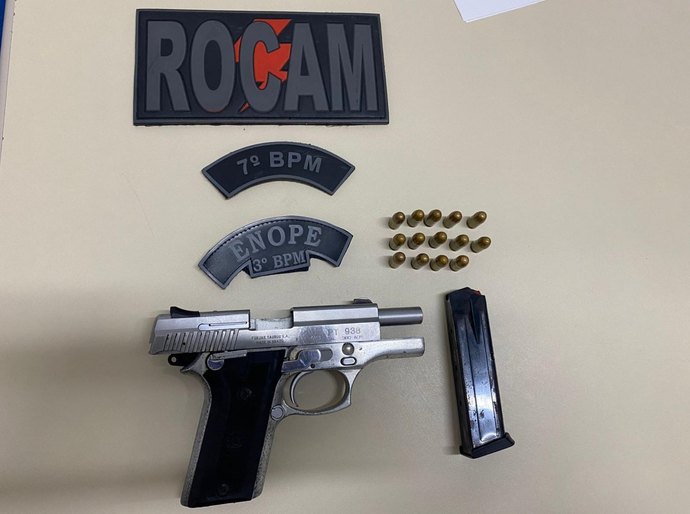 Prisões por tráfico e porte ilegal de arma de fogo são registradas pela PM no interior
