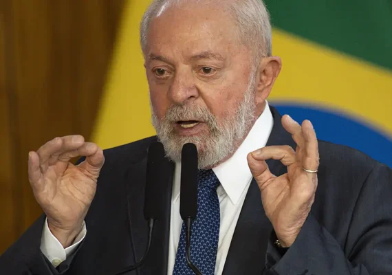 Lula critica ausência de governador aliado de Bolsonaro em evento em SC: 'Tem gente que pensa pequeno'