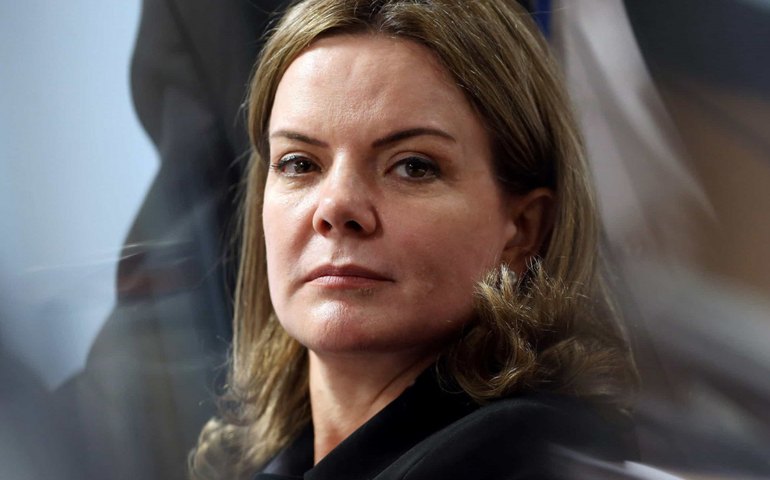 Gleisi: Precisamos de grande mobilização para aprovar a PEC do Bolsa Família