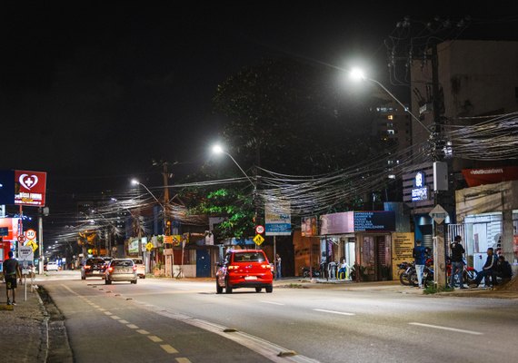 Grandes avenidas da parte alta de Maceió já estão 100% iluminadas