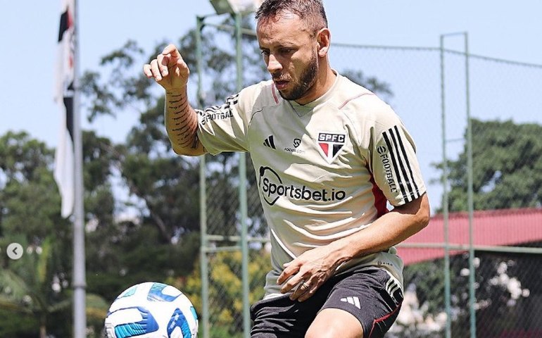 Rafinha confirma que renovará contrato com o São Paulo até o fim de 2024