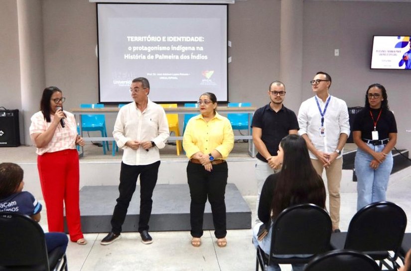 Abril Indígena: Estudantes de Palmeira assistem palestra sobre povos originários