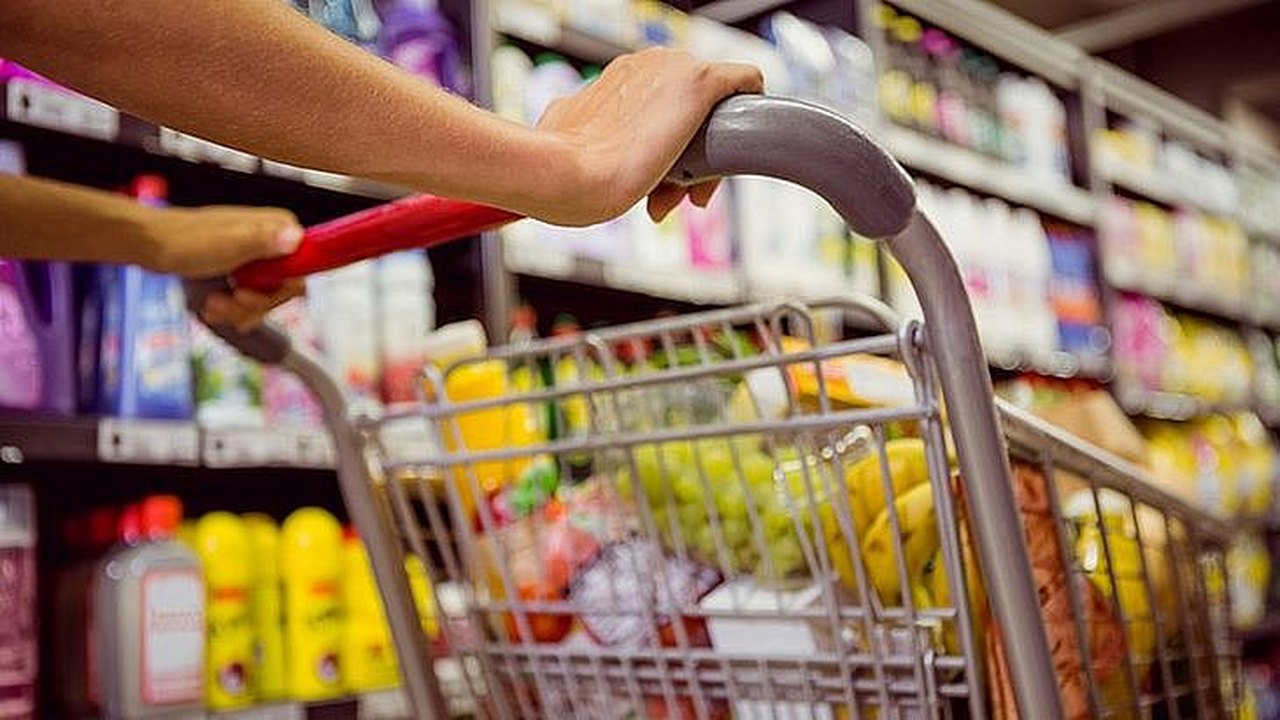 Mesmo com isolamento social, intenção de consumo das famílias aumentou 0,8%