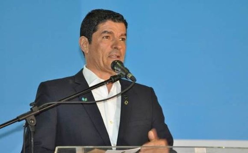 Ministro chega à AL para discutir políticas de desenvolvimento do turismo